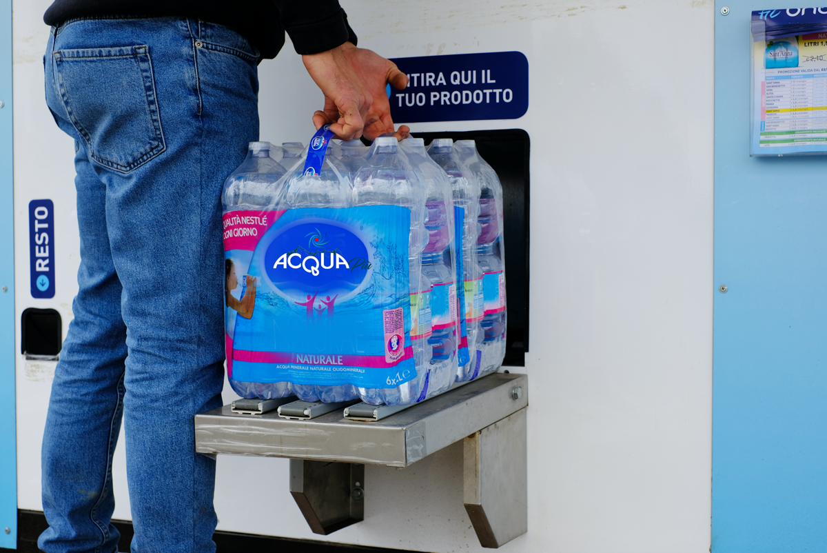 I distributori automatici di acqua alla spina sono sempre più diffusi -  Acqua di casa